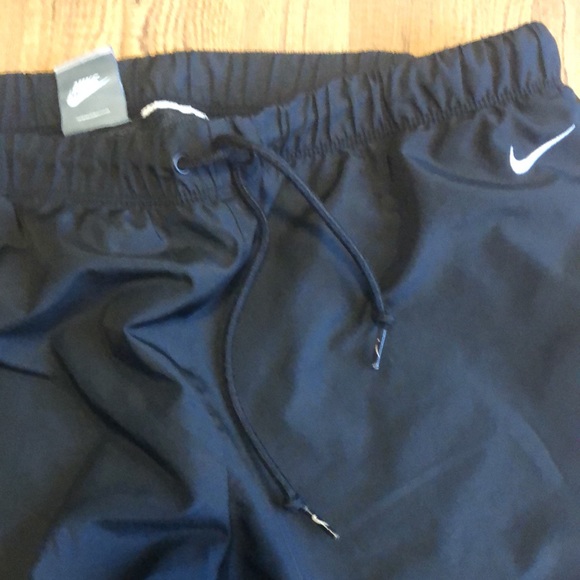 Nike tracking pants with two zippers pockets - Picture 3 of 12